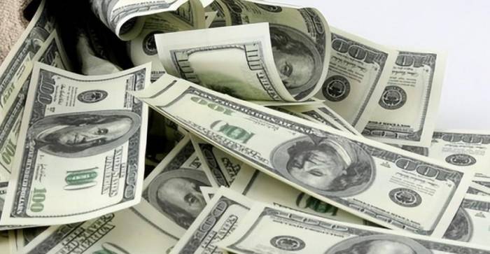 US Imports Plunge 8.5%, China's Surplus Soars 28%